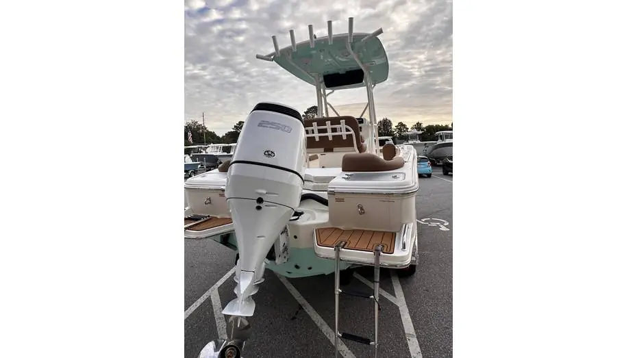 2024 Pioneer Boats 222 ISLANDER Order Now